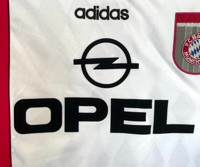 1998 - 1999 Bayern Munich away classic retro Jersey - Image 3