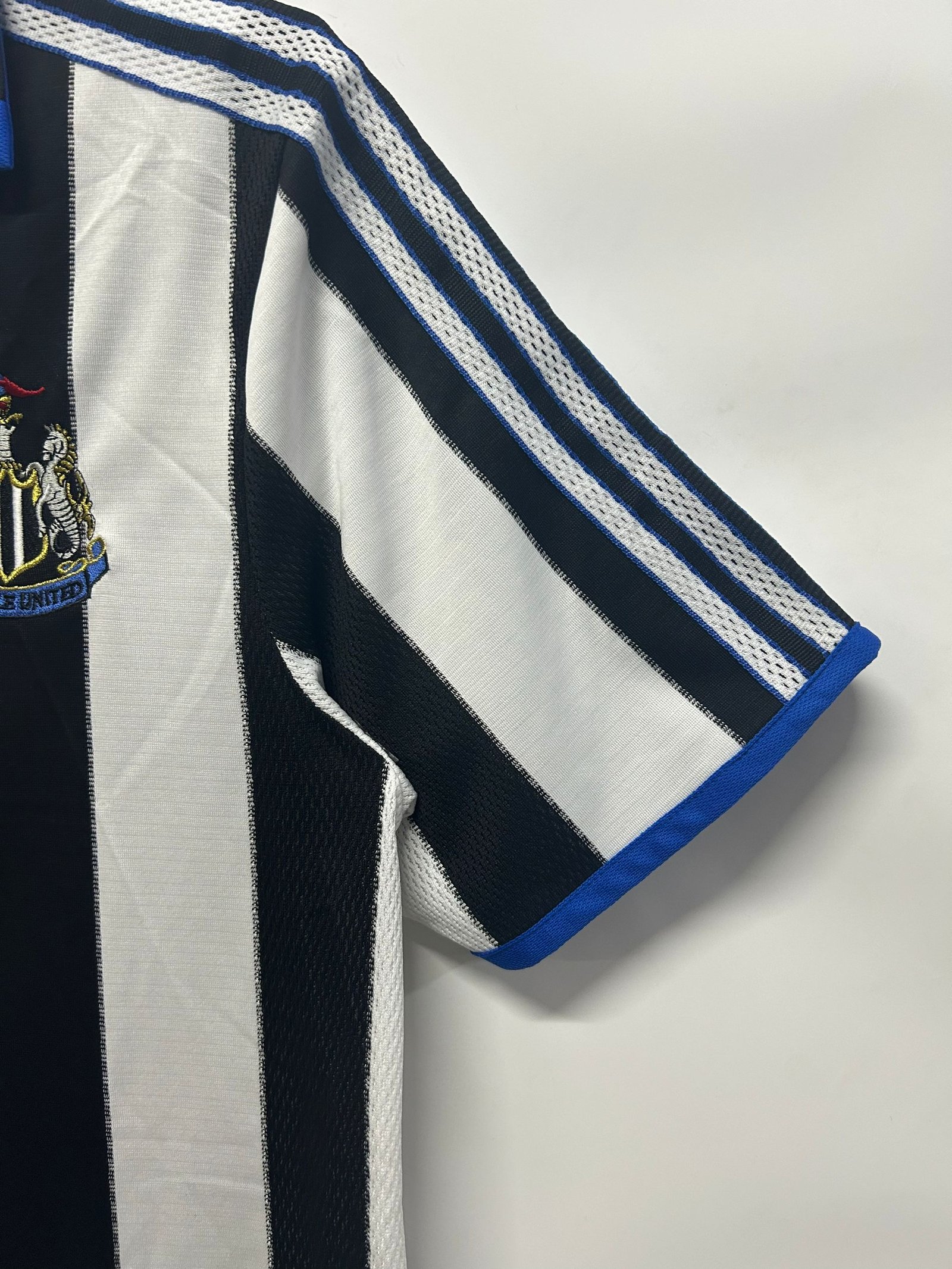 Newcastle United Home Retro Jersey 1999/00 - Image 4