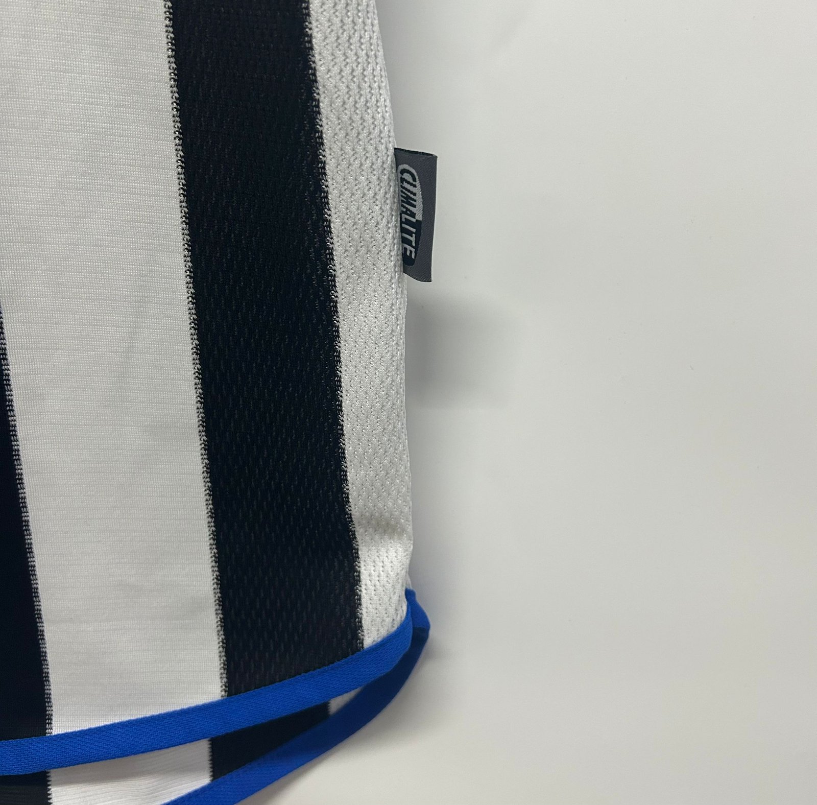 Newcastle United Home Retro Jersey 1999/00 - Image 8