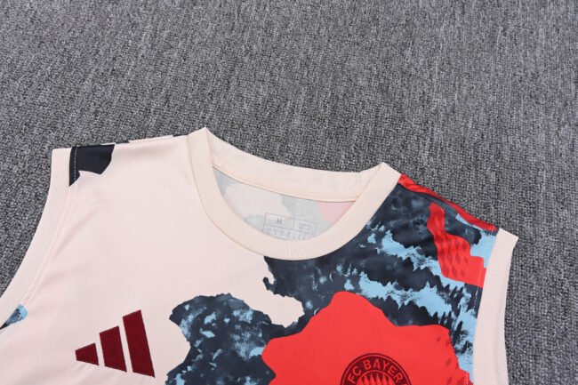 Bayern Munich Training Jersey 2025/26 - Image 5