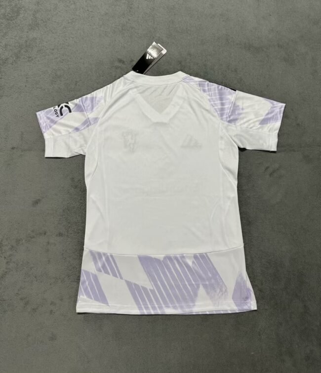 Women's Manchester United Away Jersey 2025/26 - Image 2